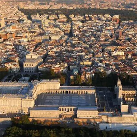 San Isidro Labrador, Apartamento En Las Vistillas Junto A Metro Puerta De Toledo Madrid Exterior photo