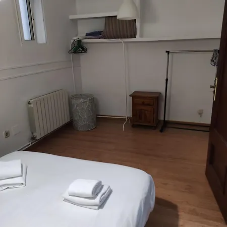 San Isidro Labrador, Apartamento En Las Vistillas Junto A Metro Puerta De Toledo Madrid Room photo